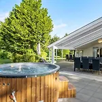3 Bedroom Cozy Home In Tarm