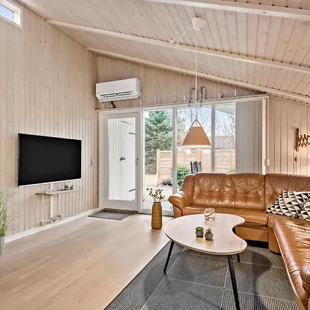 3 Bedroom Cozy Home In Tarm