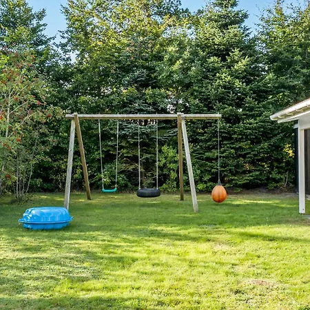 Feriehus 3 Bedroom Cozy Home In Tarm