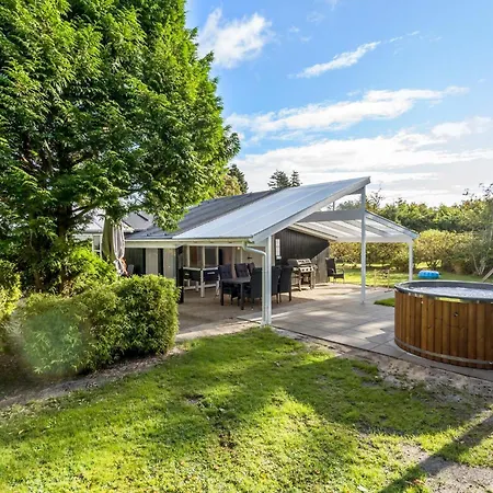 Feriehus 3 Bedroom Cozy Home In Tarm *