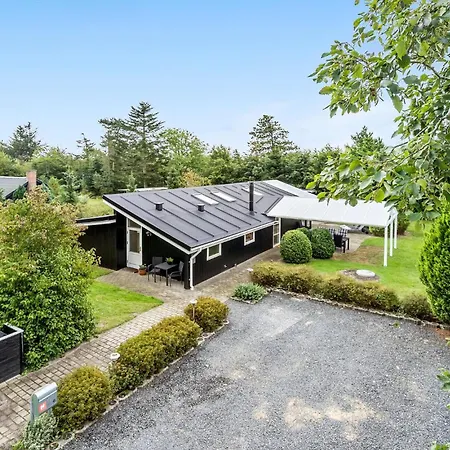 3 Bedroom Cozy Home In Tarm *