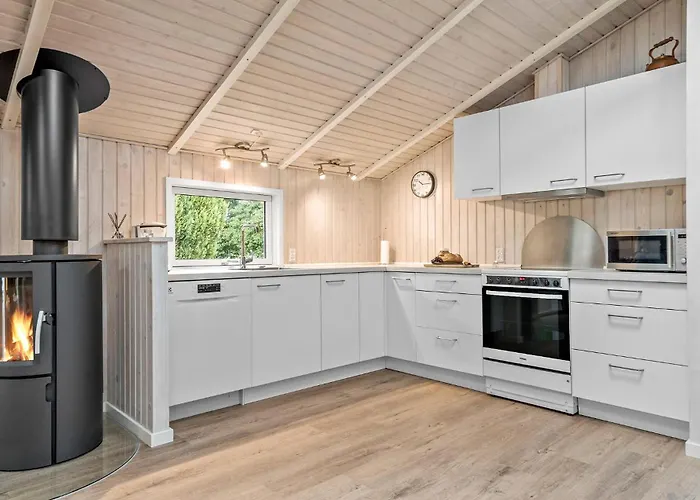 בית נופש 3 Bedroom Amazing In *